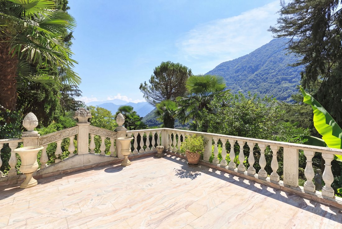 Villa in Dizzasco, Lombardy, Italy 2 - 15388249