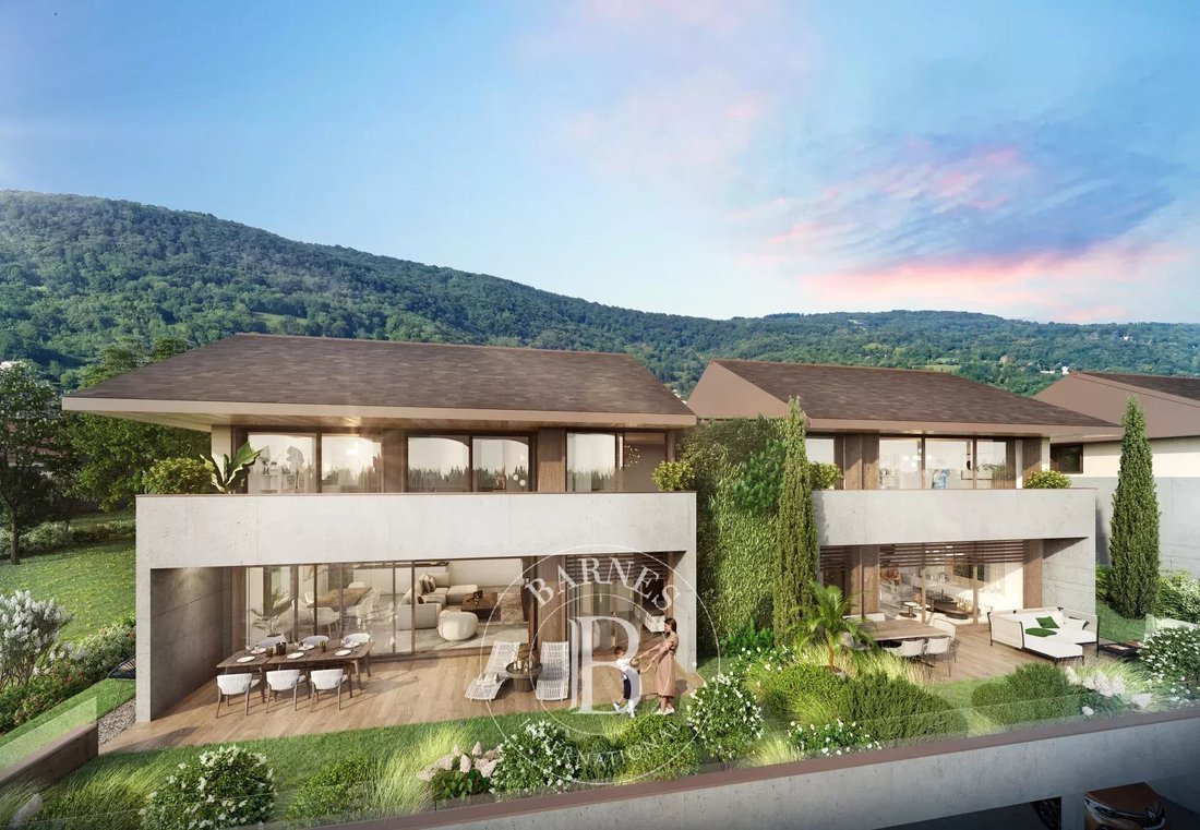 House in Evian-les-Bains, Auvergne-Rhône-Alpes, France 1 - 18272060