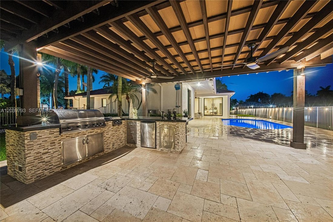 House in Weston, Florida, United States 5 - 18272693