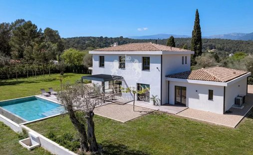 Villa in Nord, Roquefort-les-Pins, France 1