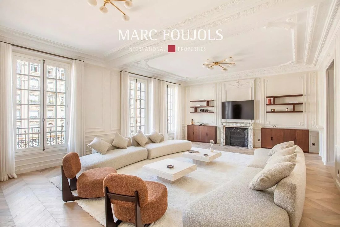 Apartment in Porte Dauphine, Paris 16e Arrondissement, Paris 2 - 18272073