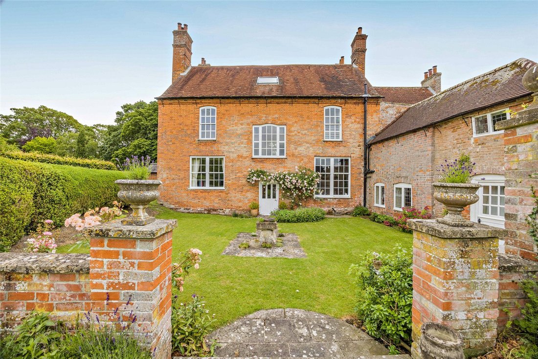 House in Alton Barnes, England 3 - 17425555