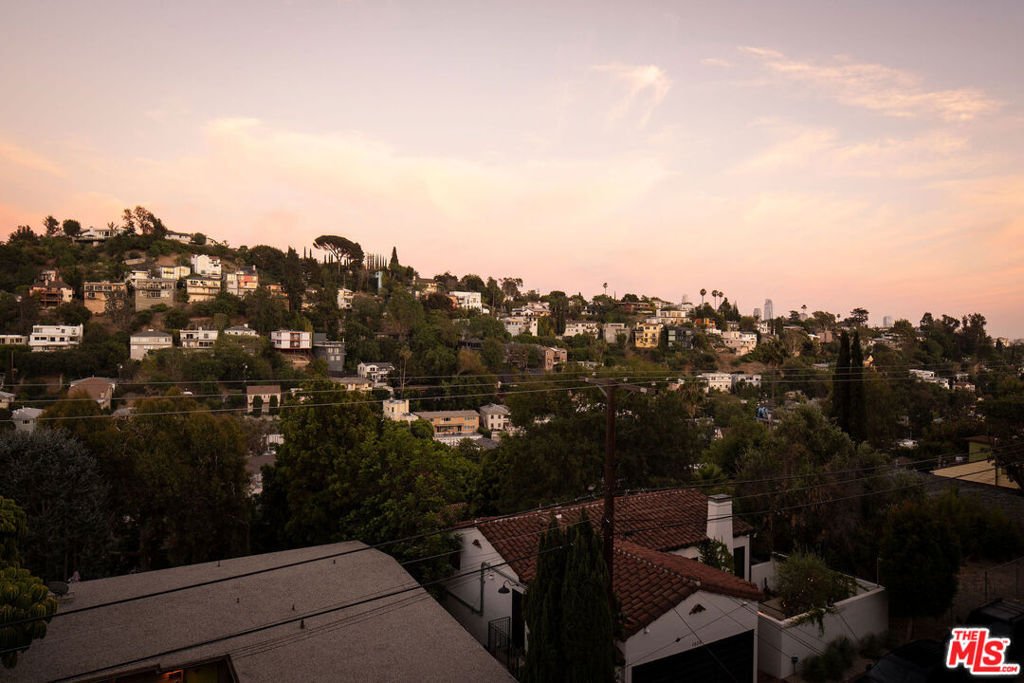 Los Angeles, California, United States 4 - 18271408