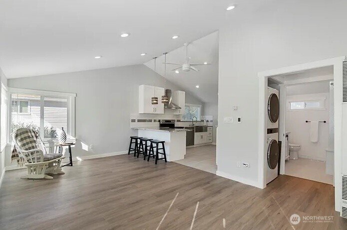 Auburn, Washington, United States 3 - 18272298
