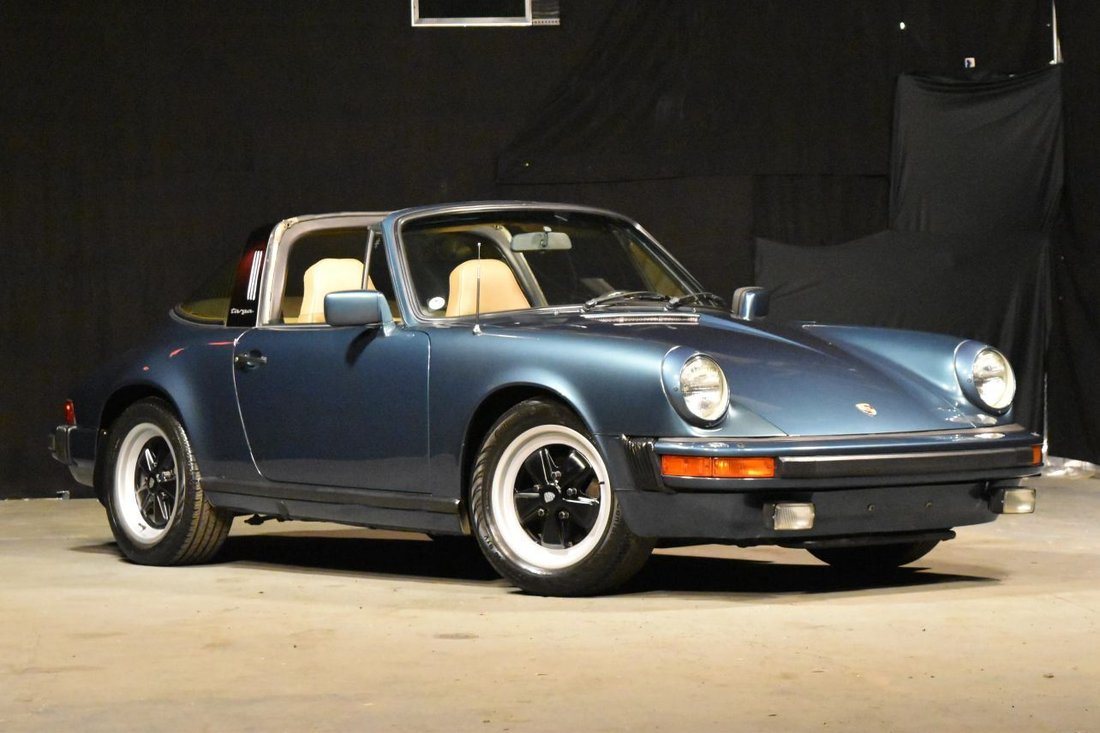 Cabriolet in Fort Lauderdale, FL, United States 3 - 18275913
