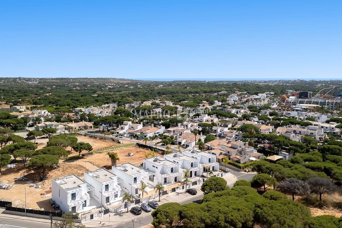 Villa in Quarteira, Algarve, Portugal 2 - 18272413