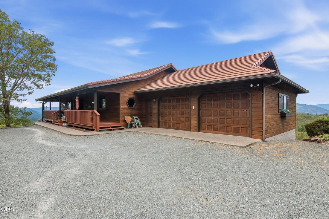 House in Grants Pass, Oregon, United States 1 - 18270655