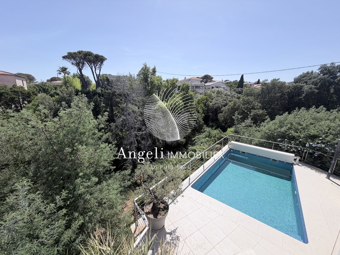 Villa in Frejus, Provence-Alpes-Côte d'Azur, France 2 - 18274772