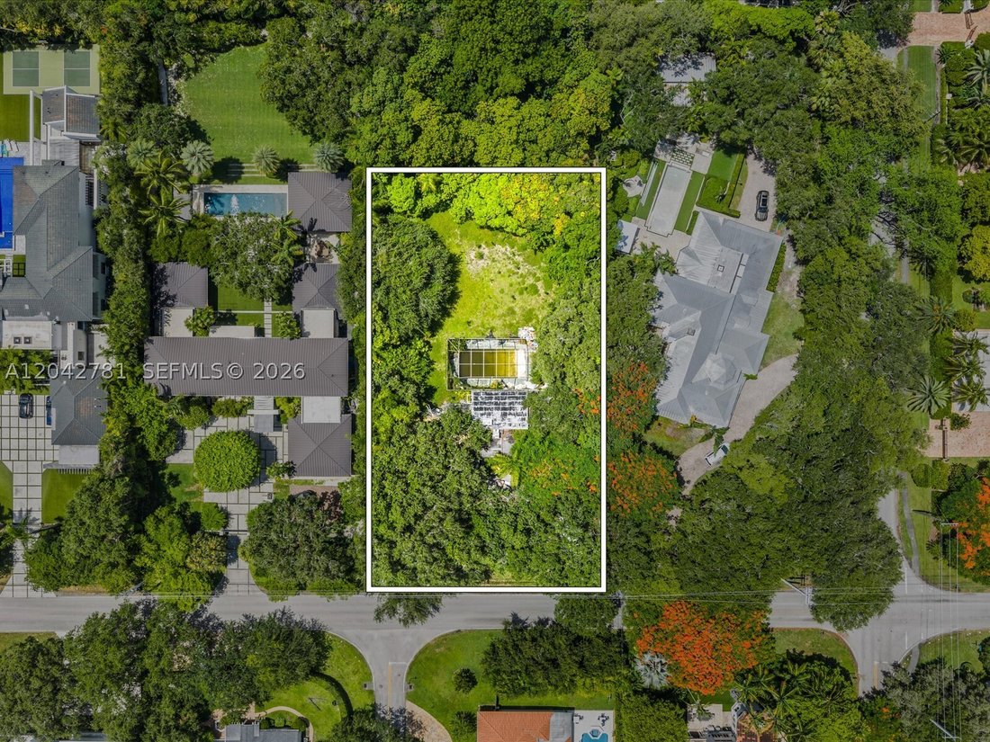 House in Miami, Florida, United States 1 - 18274945