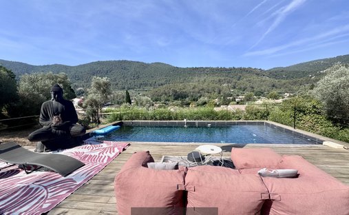 Haus in Solliès-Toucas, Provence-Alpes-Côte d'Azur, Frankreich 1