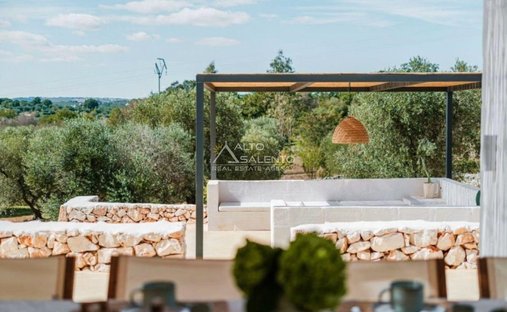 Villa in Ludovico Street - Corso Umberto I - Vittorio Emanuele Street, Ostuni, Apulia 1