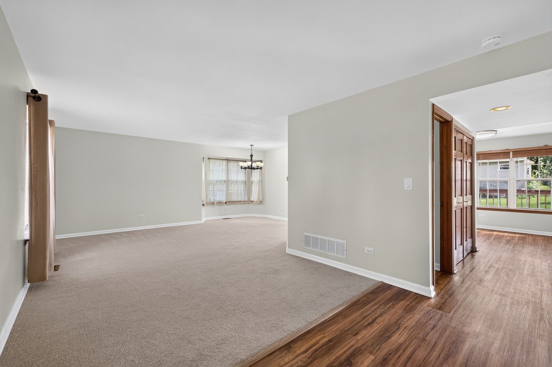 House in Carol Stream, Illinois, United States 5 - 18273876