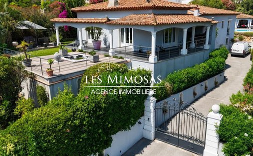 Villa in Frejus, Provence-Alpes-Côte d'Azur, France 1