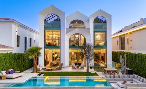 Villa in Jumeirah Golf Estates, Dubai, United Arab Emirates 1
