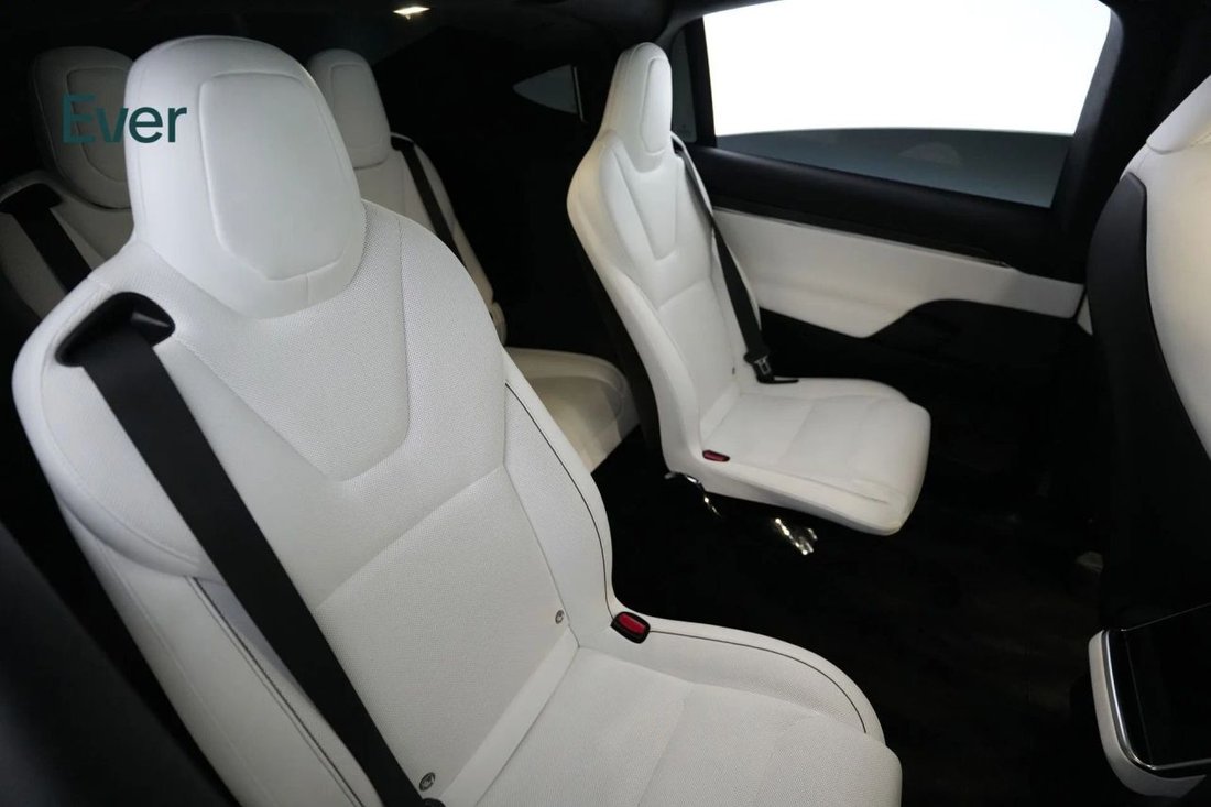 Suv in San Francisco, CA, United States 5 - 18001037