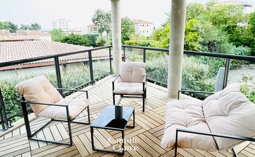 Apartment in Granettes-Jauberte-Sainte Anne, Aix-en-Provence, France 1