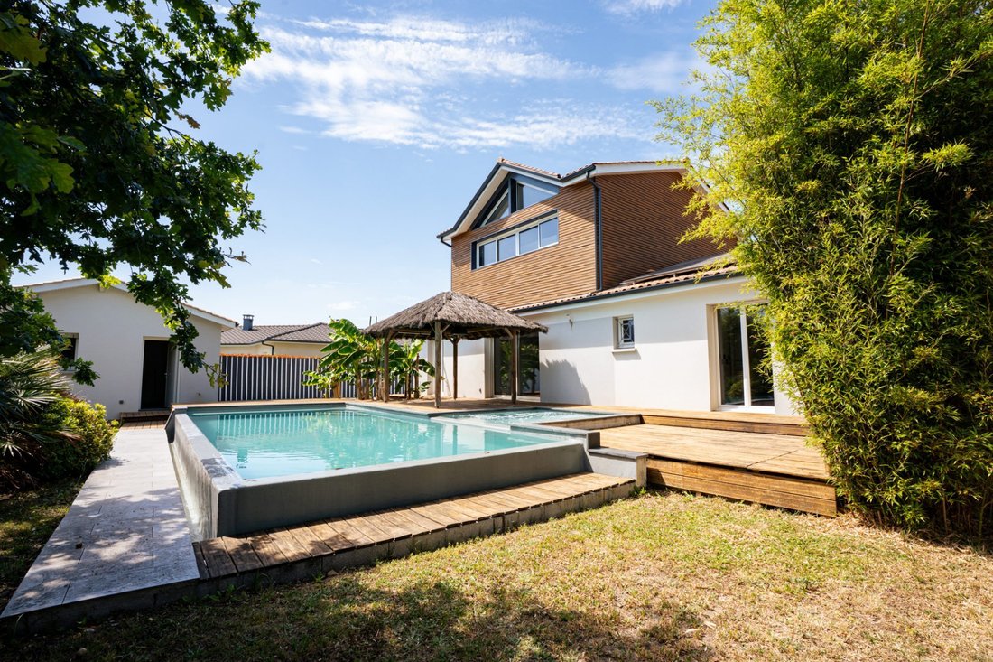 Villa in La Terrasse, Saint-Loubes, France 1 - 17893251