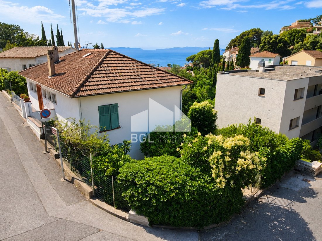 House in Le Lavandou, Provence-Alpes-Côte d'Azur, France 4 - 17888893