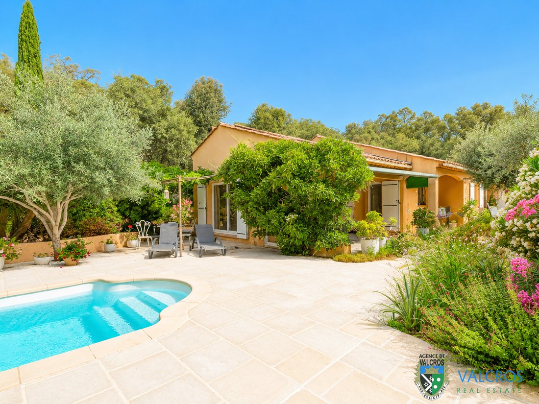 Villa in La Londe-les-Maures, Provence-Alpes-Côte d'Azur, France 1 - 18251224