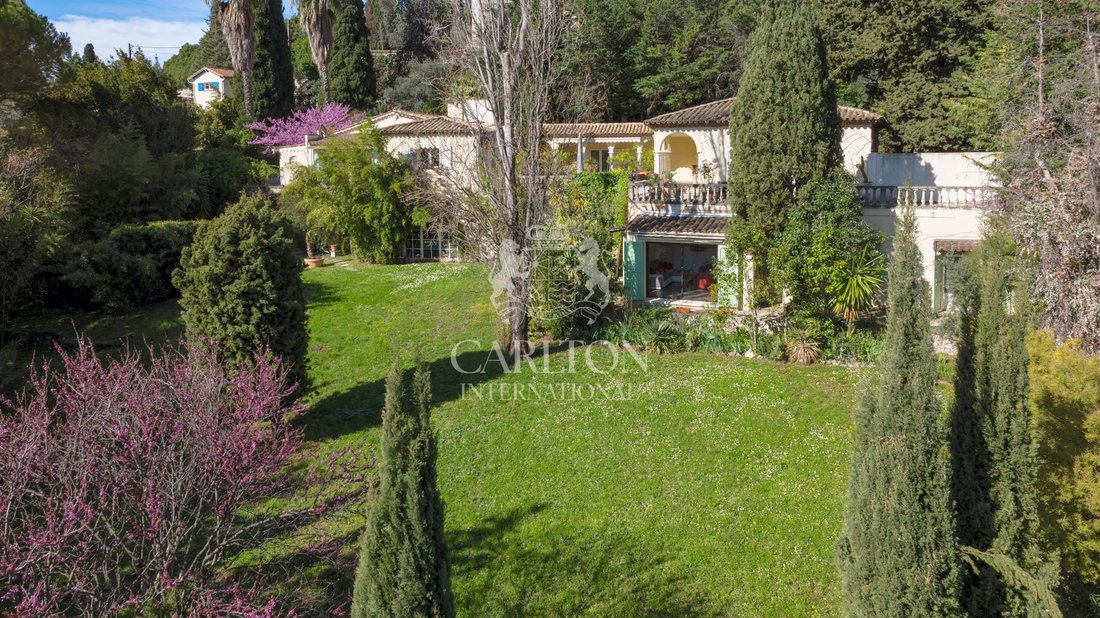 Villa in Grasse, Provence-Alpes-Côte d'Azur, France 3 - 17558433