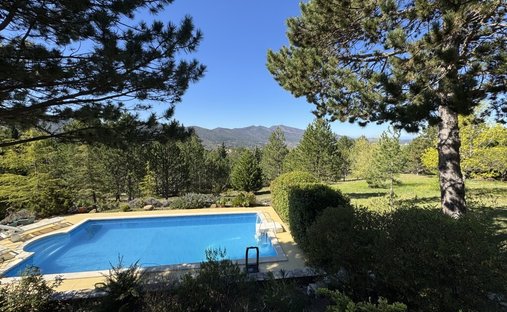 Villa in Dieulefit, Auvergne-Rhône-Alpes, France 1