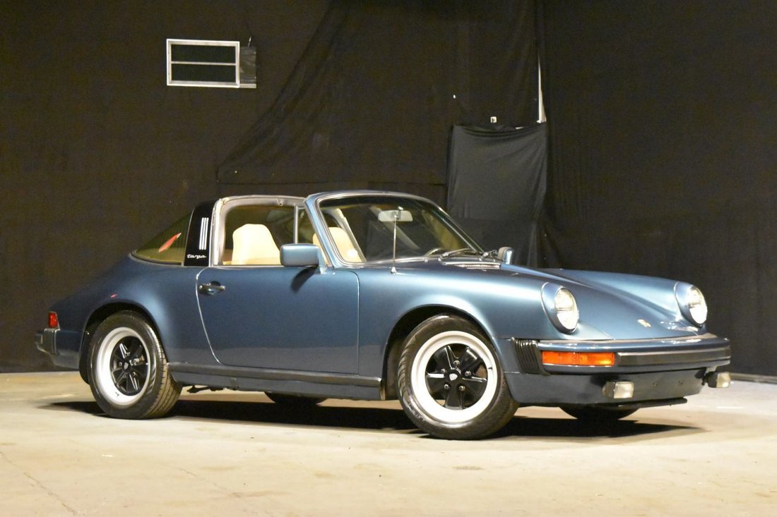 Cabriolet in Fort Lauderdale, FL, United States 1 - 18275913