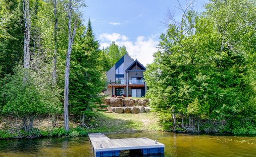 Maison à La Minerve, Québec, Canada 1