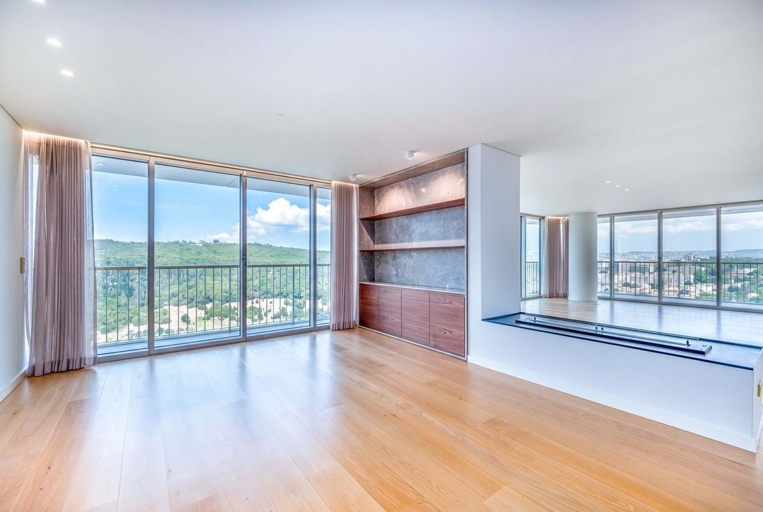 Apartment in Campolide, Lisbon, Portugal 4 - 17473412