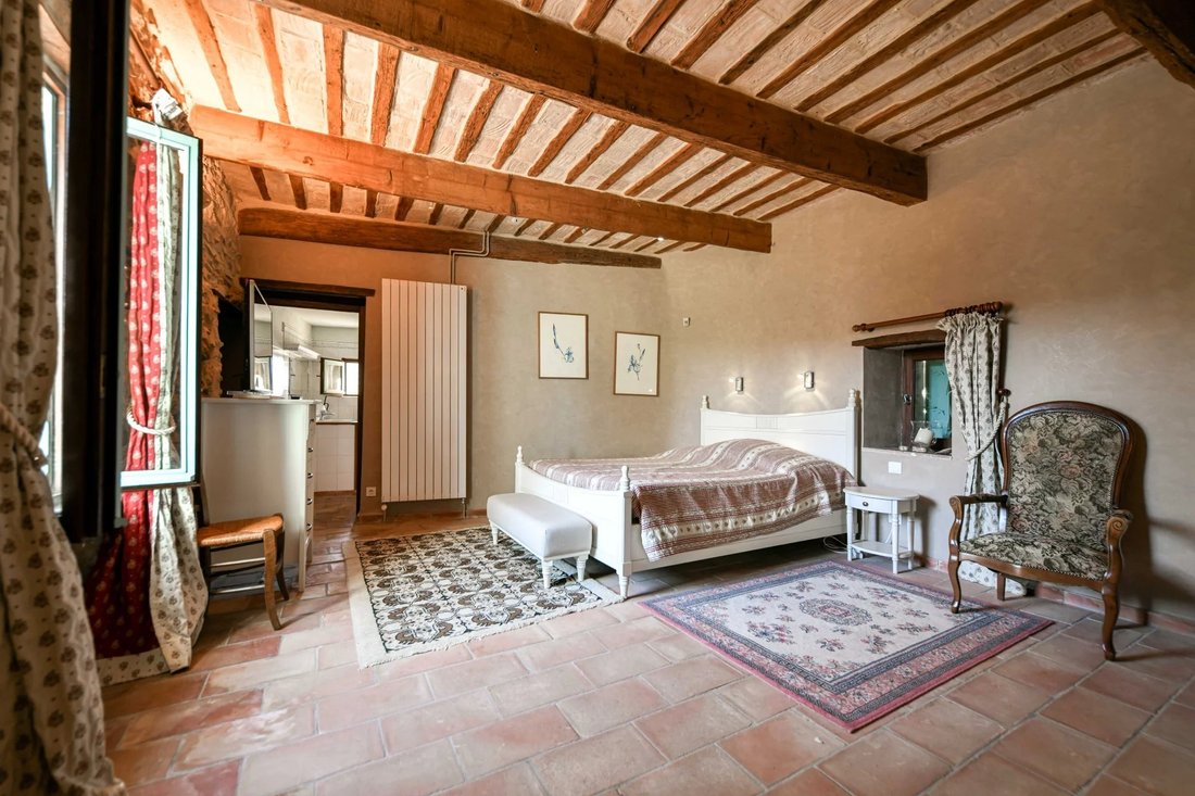 Estate in Uzès, Occitania, France 5 - 18270913