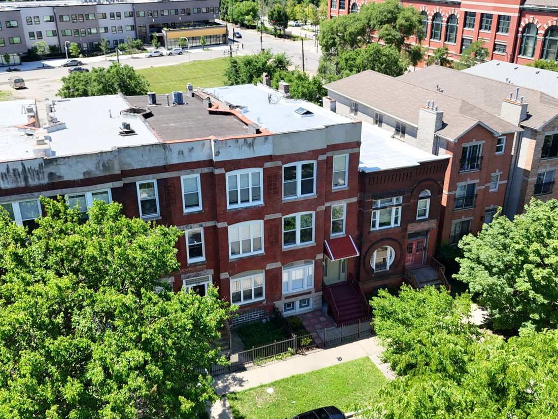 Chicago, Illinois, United States 2 - 18273941