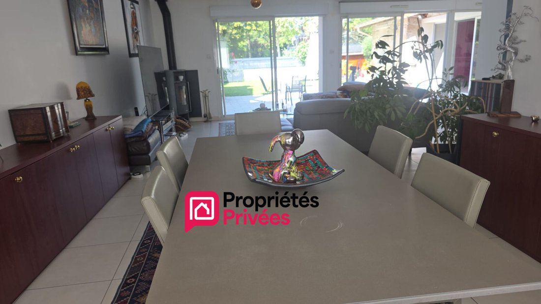 Villa in Chennevieres-sur-Marne, Ile-de-France, France 3 - 18275619