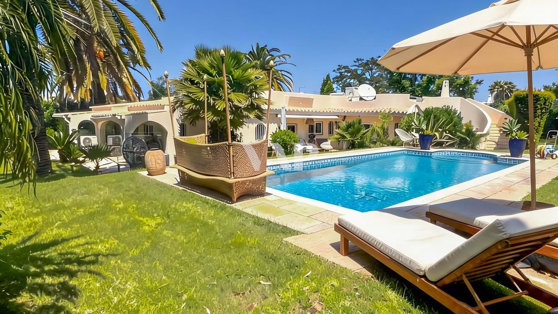 Villa in Quarteira, Algarve, Portugal 1 - 18269676