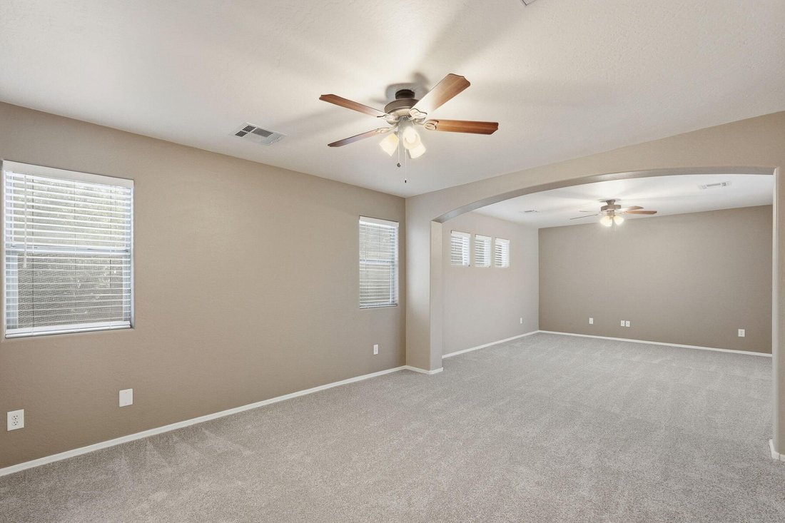 House in Gilbert, Arizona, United States 5 - 18271995