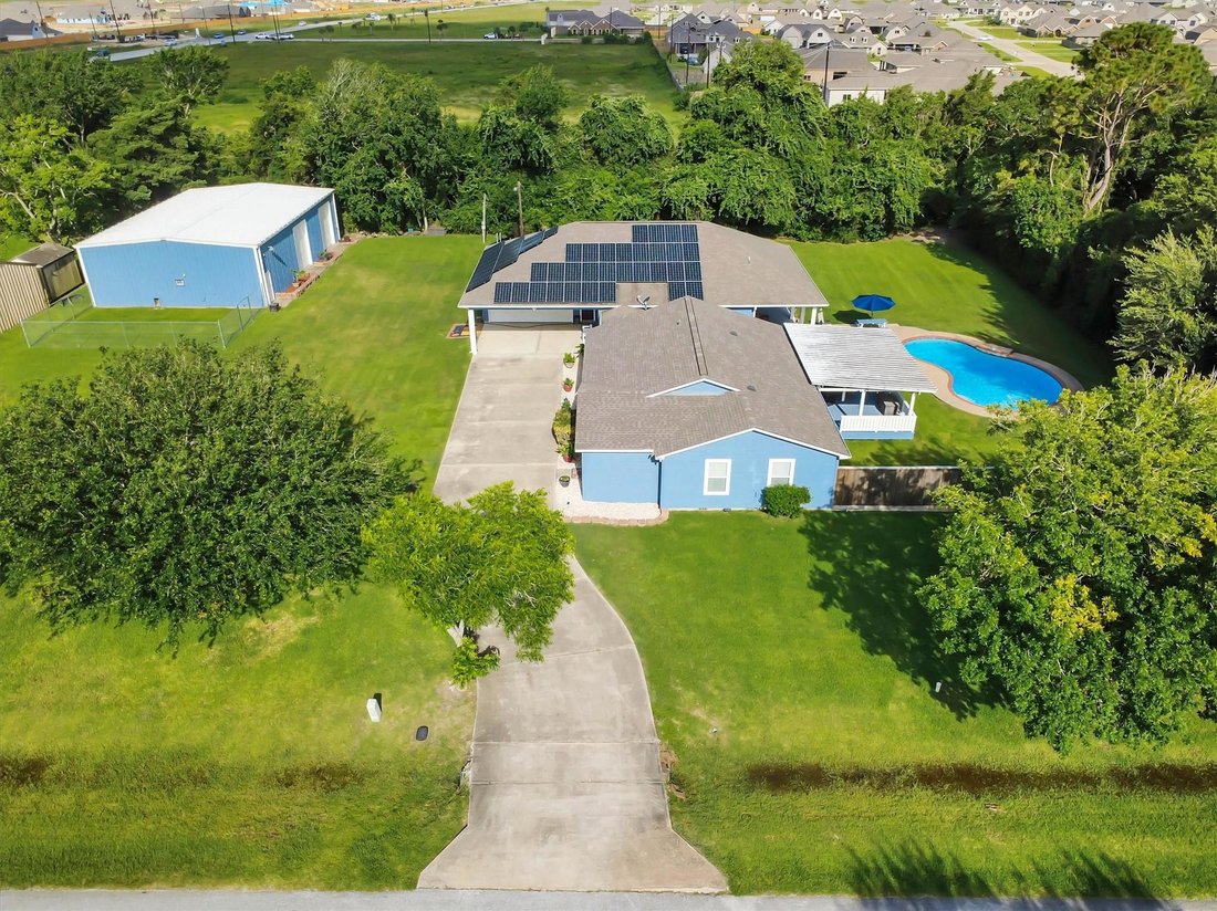 House in Dickinson, Texas, United States 3 - 18275038