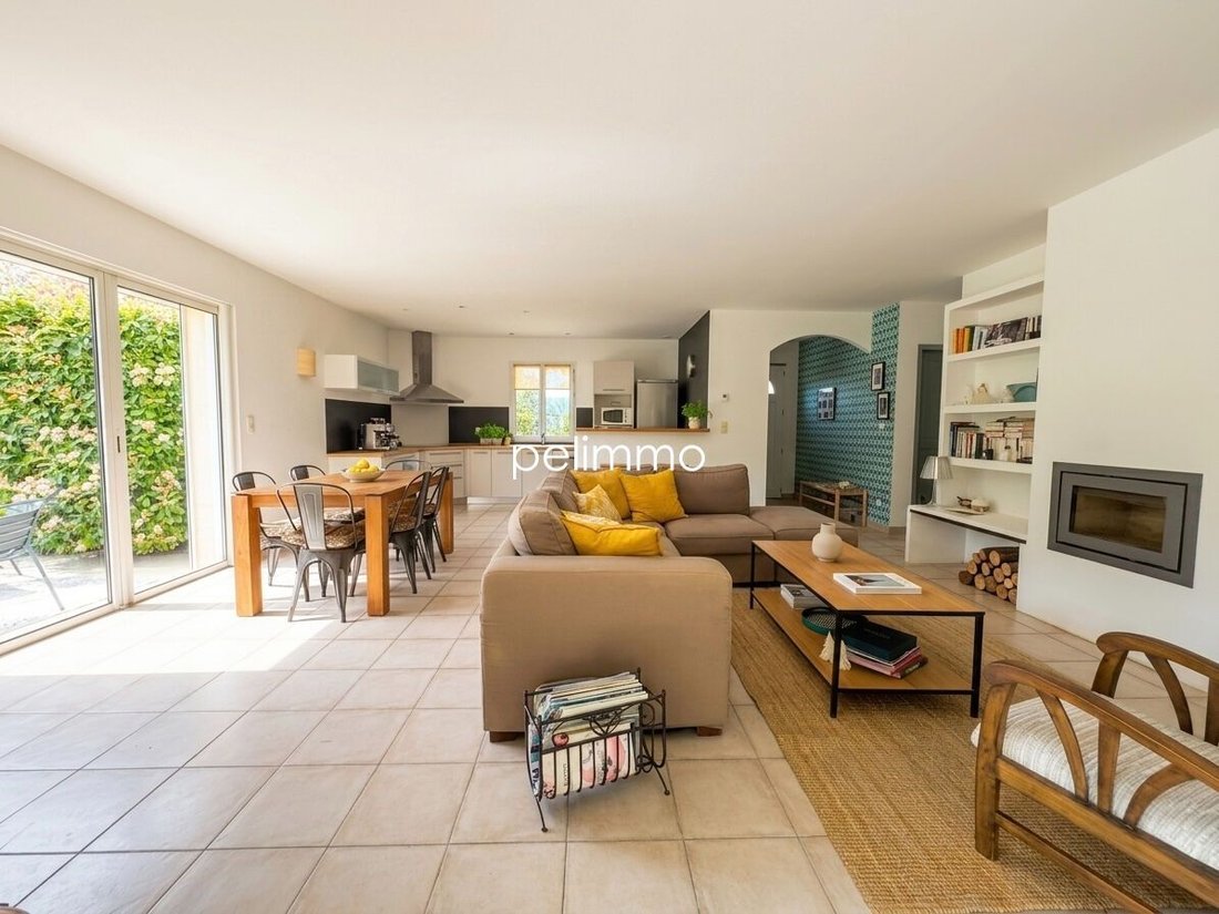 House in Arrondissement of Aix-en-Provence, Provence-Alpes-Côte d'Azur, France 4 - 18270993