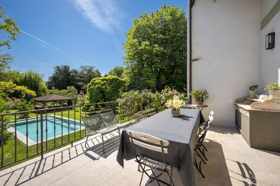 Estate in Collonges-au-Mont-d'Or, Auvergne-Rhône-Alpes, France 5 - 18274203