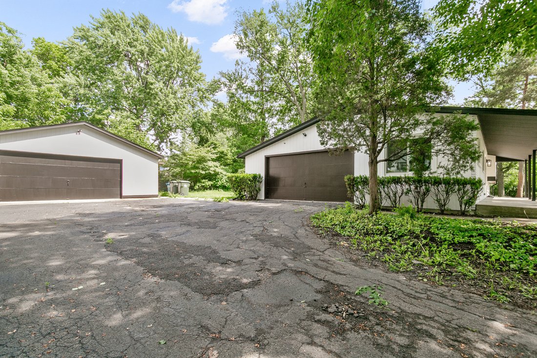 House in Mount Prospect, Illinois, United States 3 - 18273908