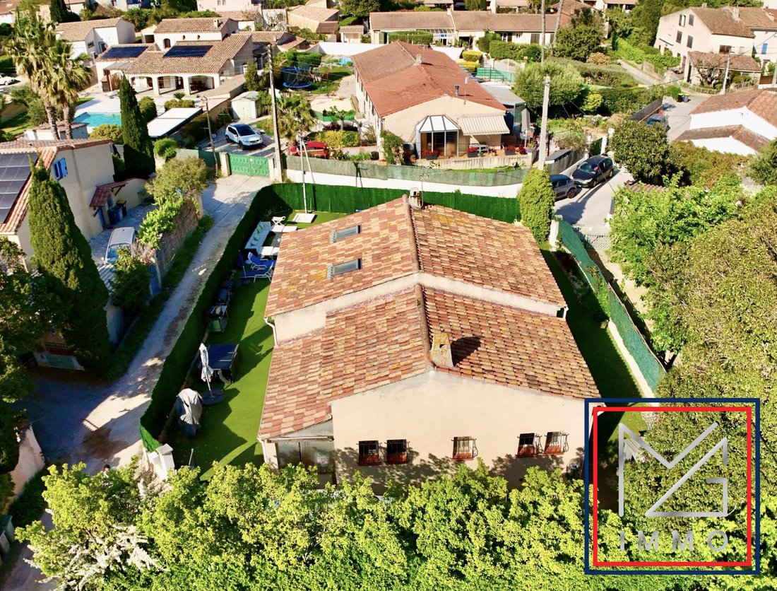 House in Six-Fours-les-Plages, Provence-Alpes-Côte d'Azur, France 2 - 18276473