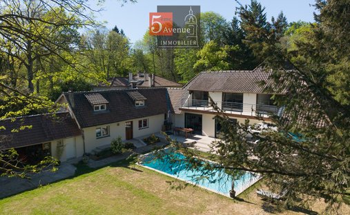 House in Ouest, Lamorlaye, France 1