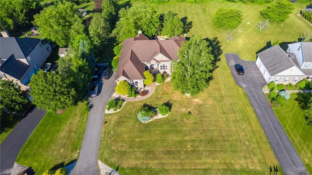 House in Nazareth, Pennsylvania, United States 2 - 18276524