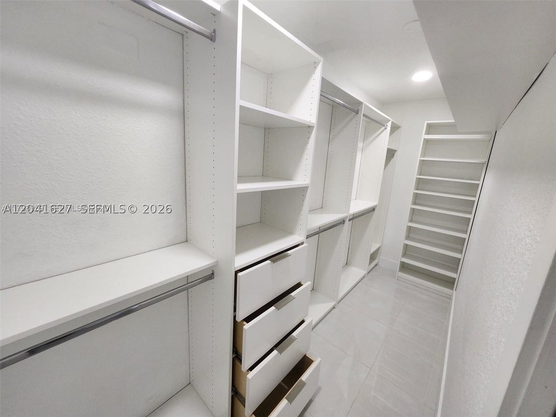 House in Miami, Florida, United States 5 - 18270352