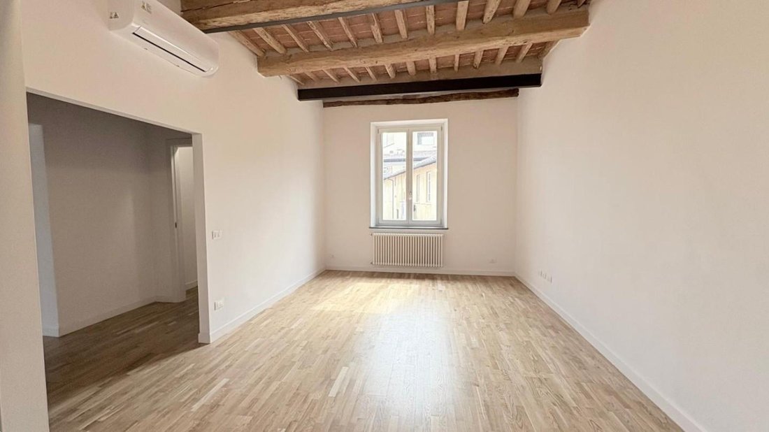 Apartment in Historic Center, Lucca, Tuscany 2 - 18270328