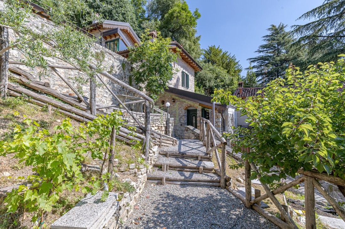 House in Albavilla, Lombardy, Italy 1 - 18275656