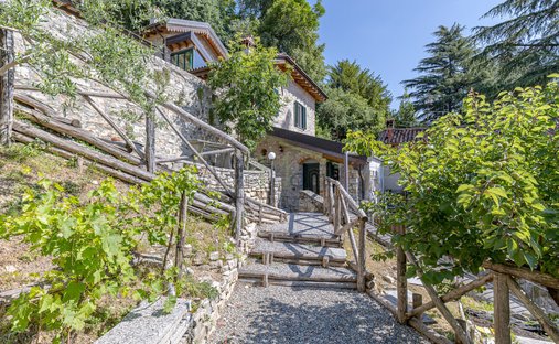Casa a Albavilla, Lombardia, Italia 1