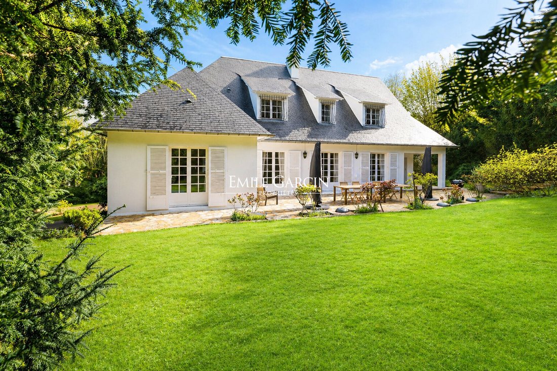 Villa in Marly-le-Roi, Ile-de-France, France 2 - 18272149