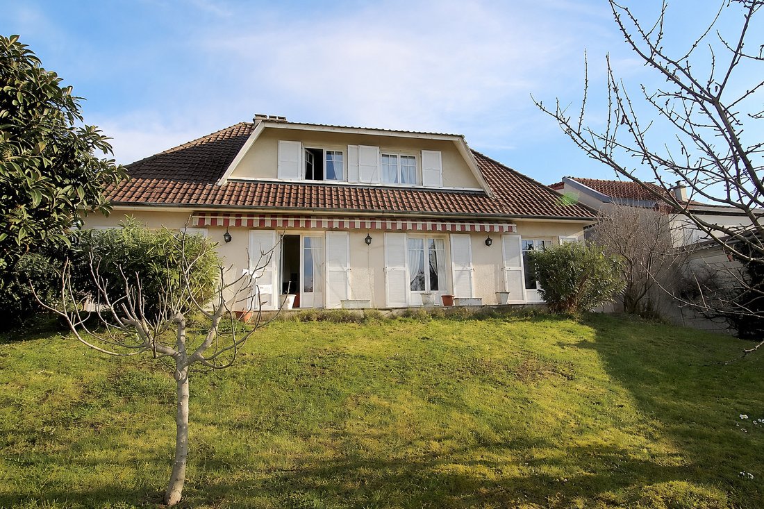 House in Puteaux, Ile-de-France, France 1 - 18274083