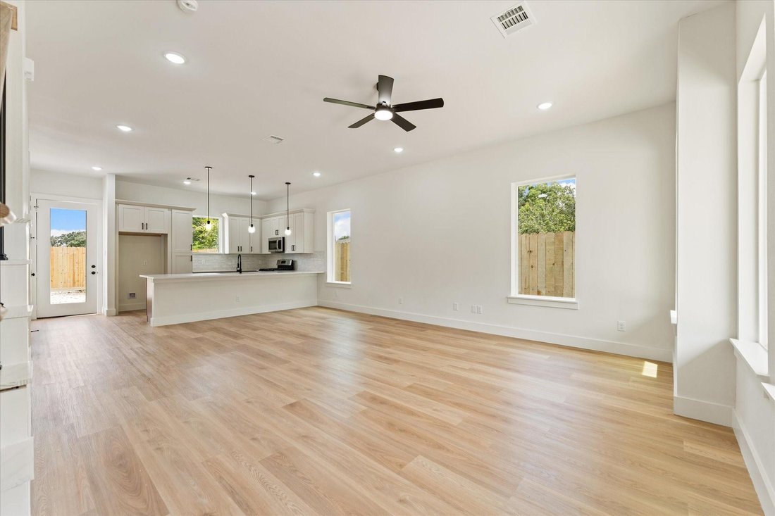 Houston, Texas, United States 3 - 18275119