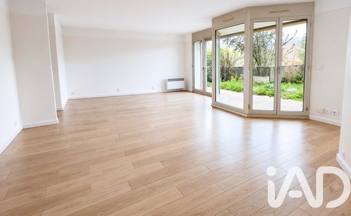 Apartment in Hôtel de Ville, Courbevoie, France 1