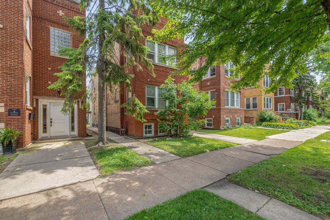 Chicago, Illinois, United States 4 - 18273930