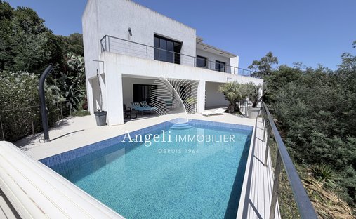 Villa in Frejus, Provence-Alpes-Côte d'Azur, France 1